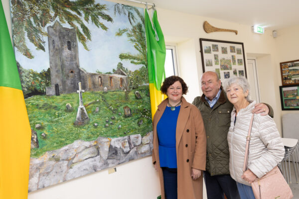 Artist Aileen Donovan with her parents Larry and Gertie Walshe at the unveiling of a painting of the Dysart Enos old Church by artist Aileen Donovan at Park Ratheniska GAA Club. This project was funded by Creative Laois/Creative Ireland as part of their Heritage through Art grant scheme. Picture: Alf Harvey.